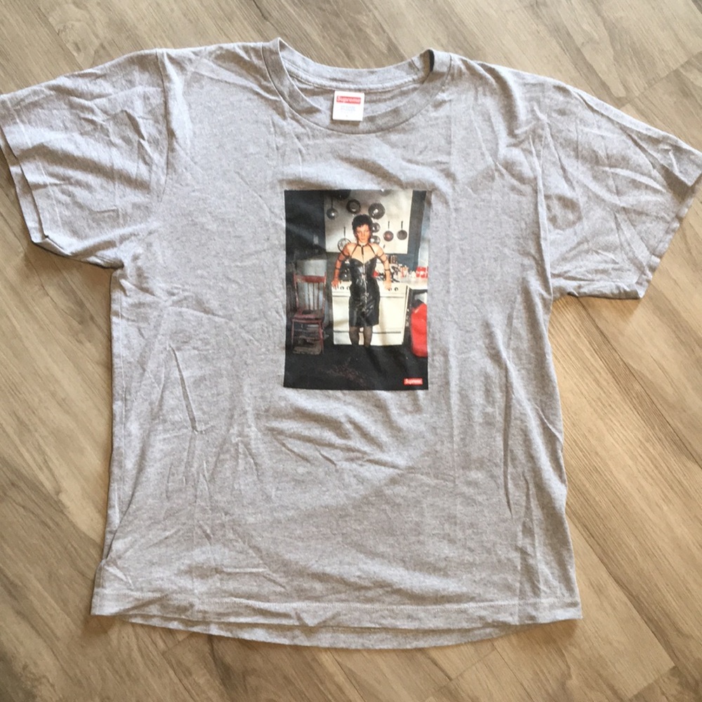 SUPREME “Cool woman kitchen” size large graphic tee